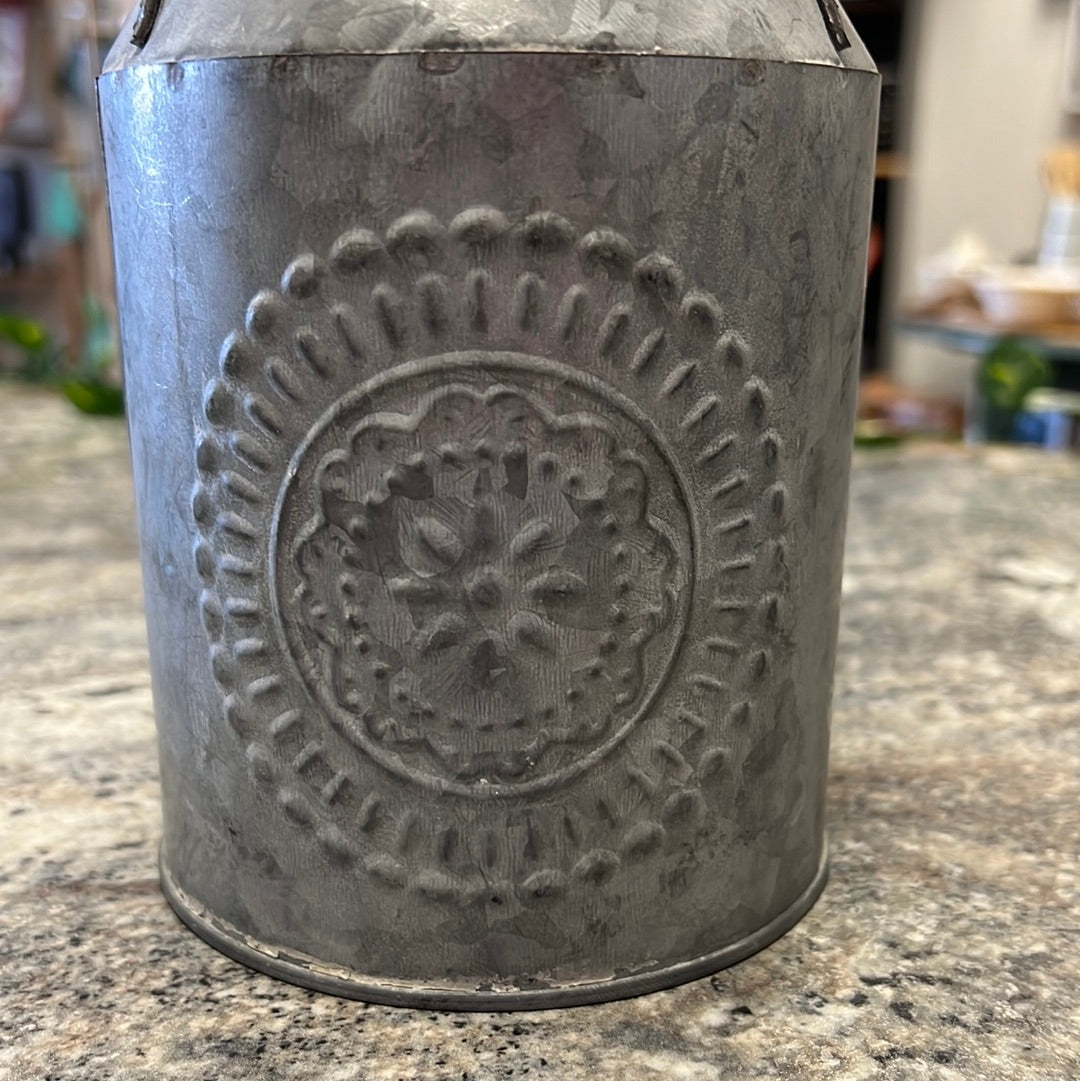 Small Farmhouse Tin