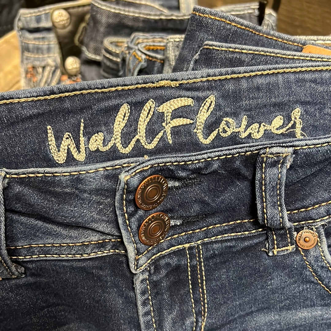 Wallflower Skinny 6