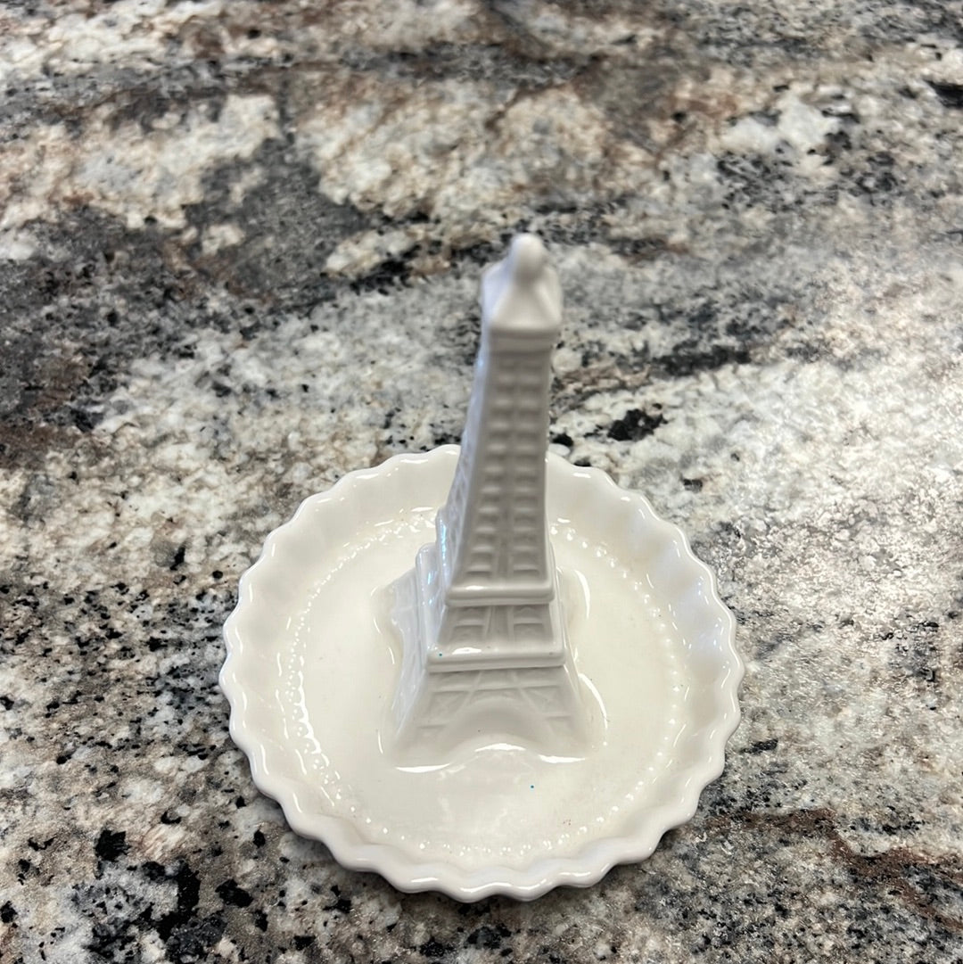 Eiffel Tower Ring Holder