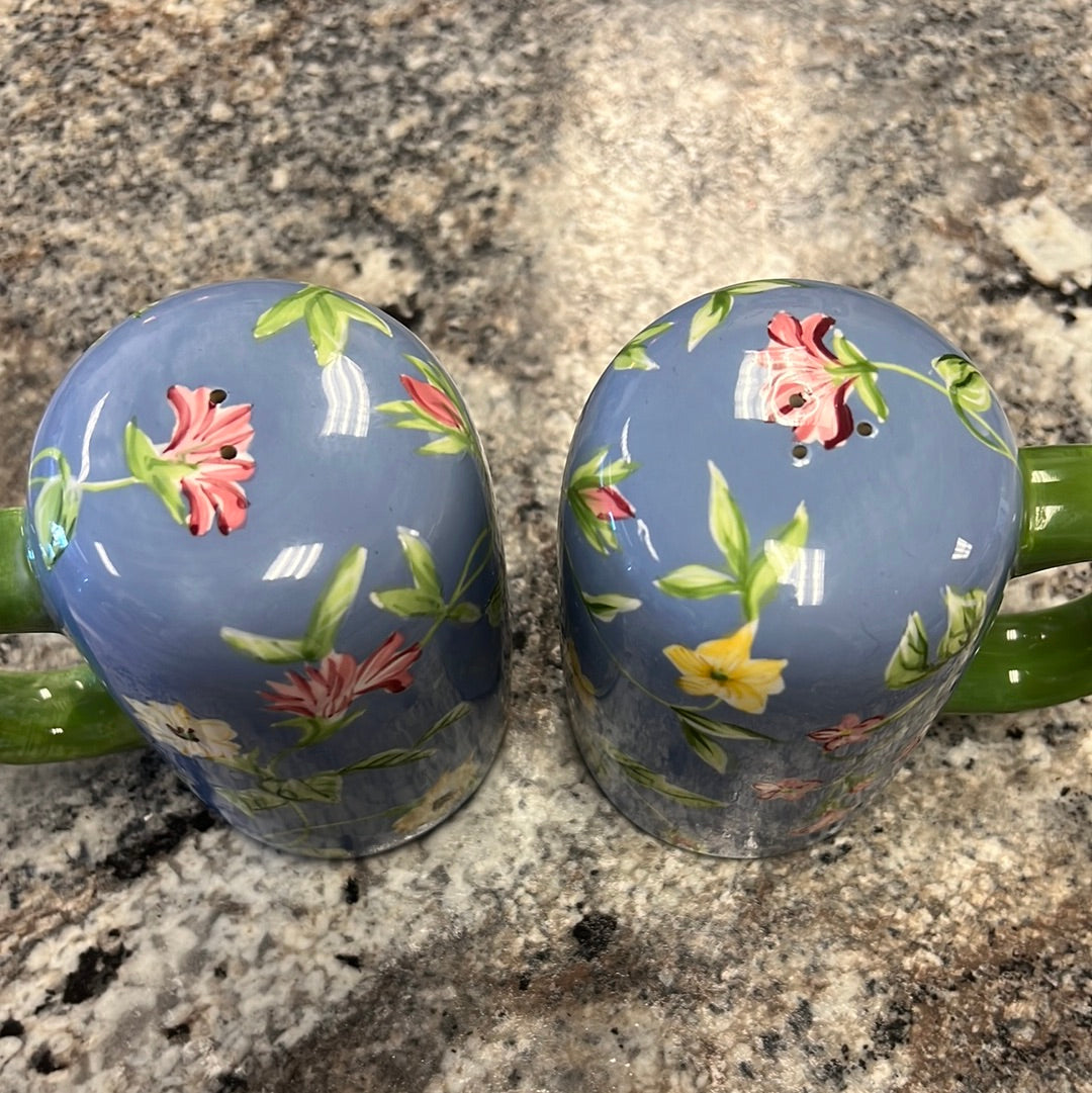 Waverly Shaker Set