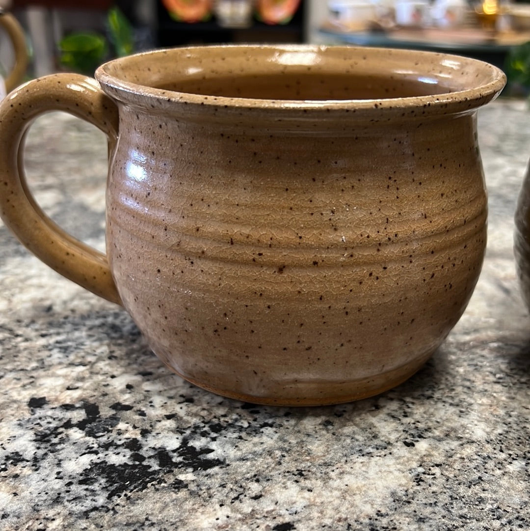Tan Pottery Mug Set