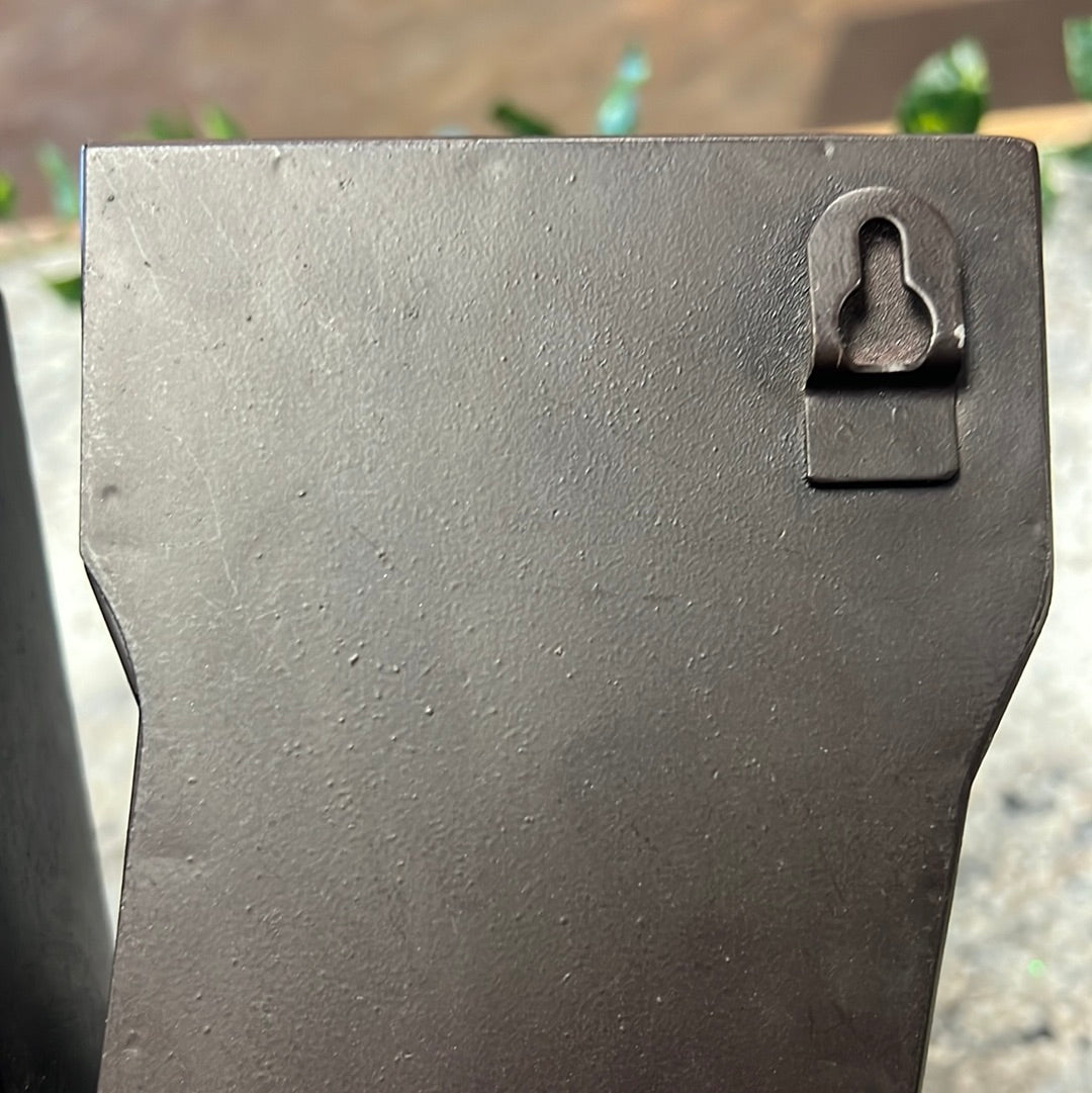 Large Metal W