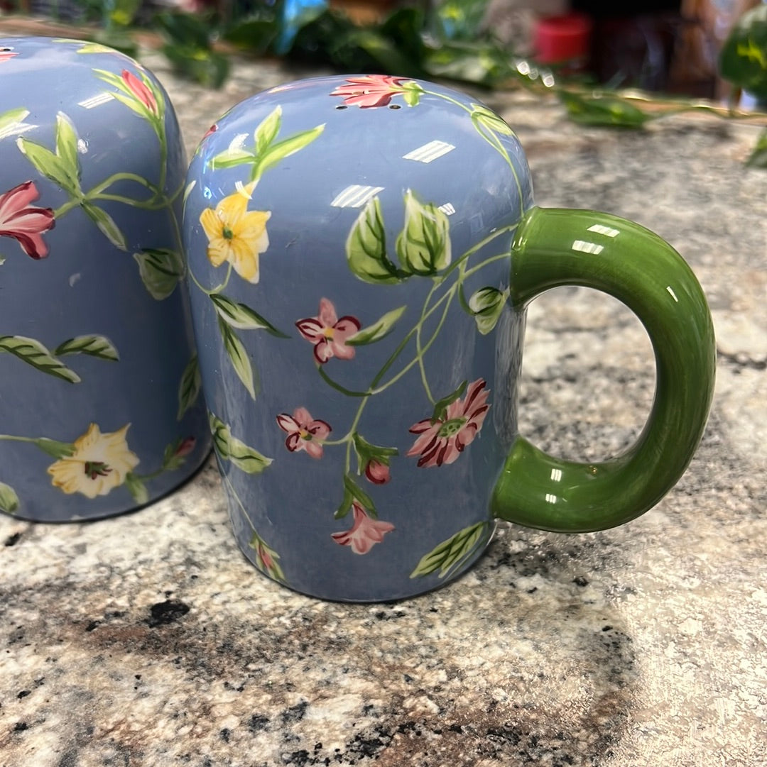 Waverly Shaker Set