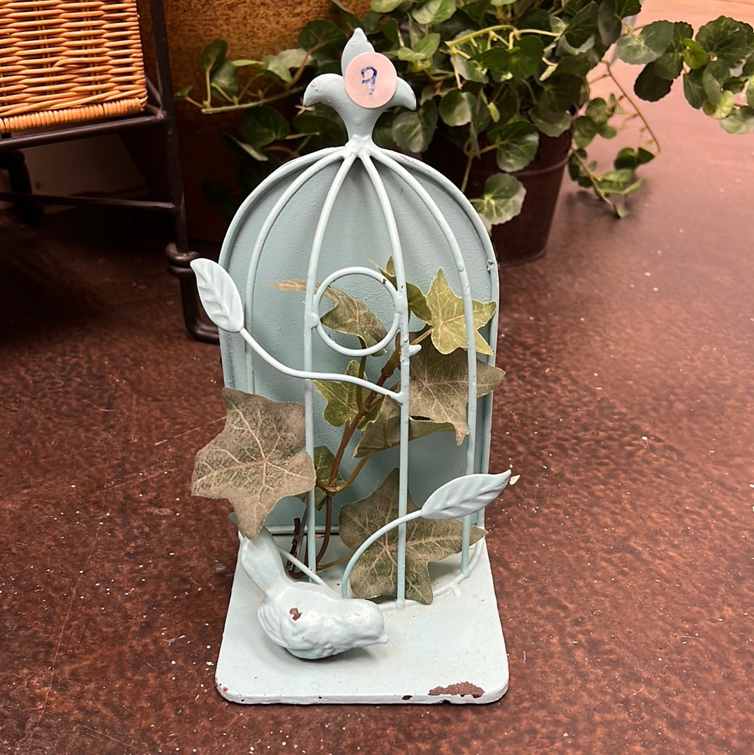 Metal Birdhouse Decor