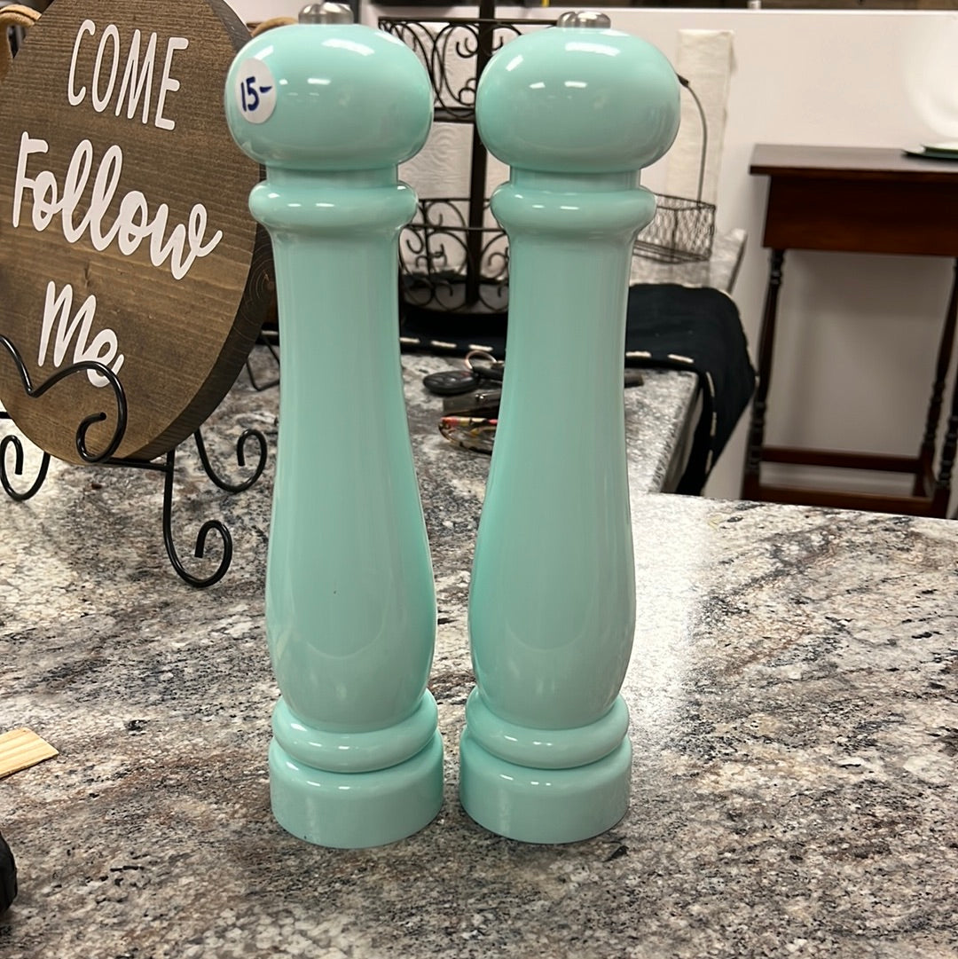 Tall Salt Pepper Set