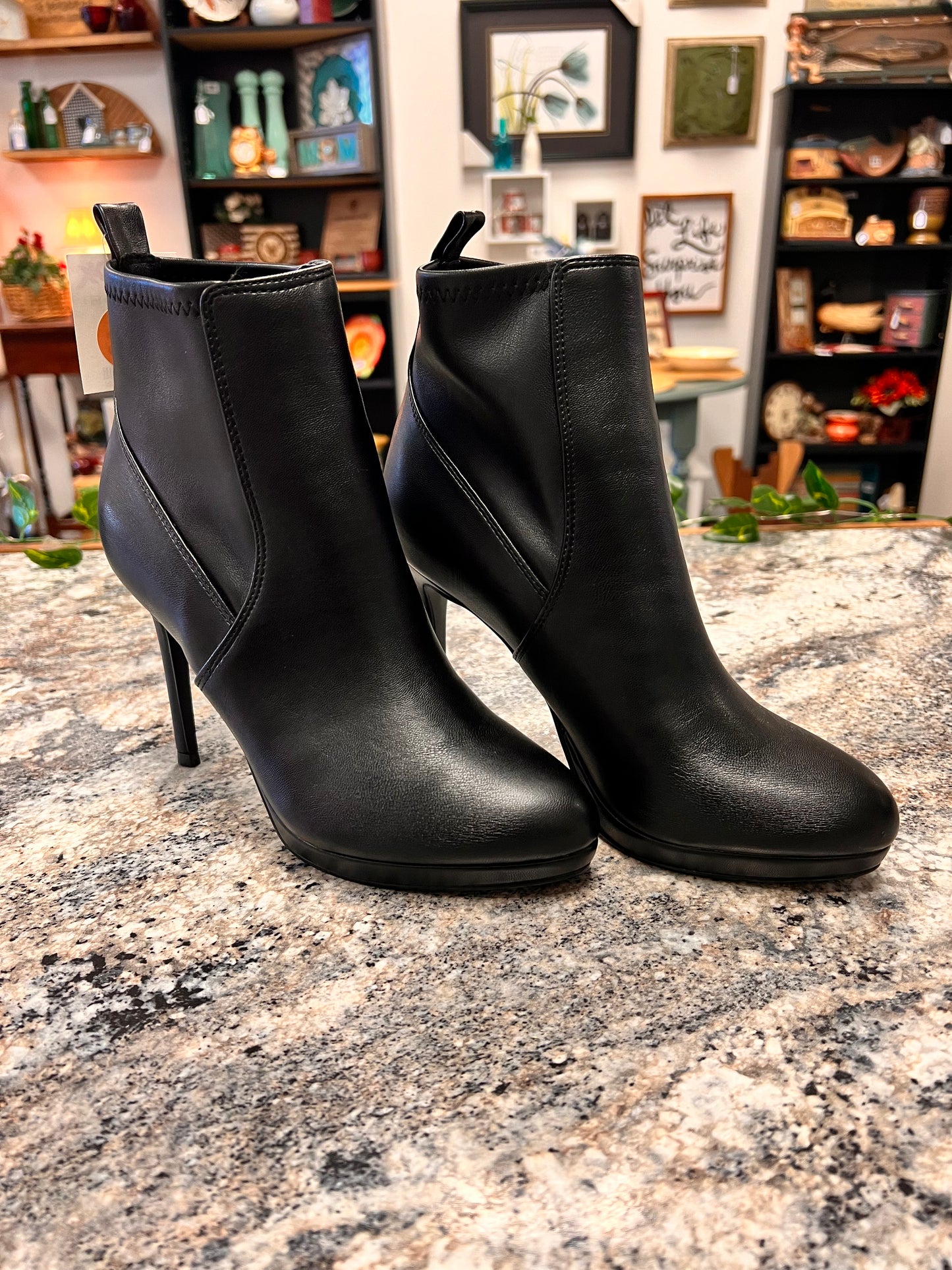 Black Boot Heals NEW