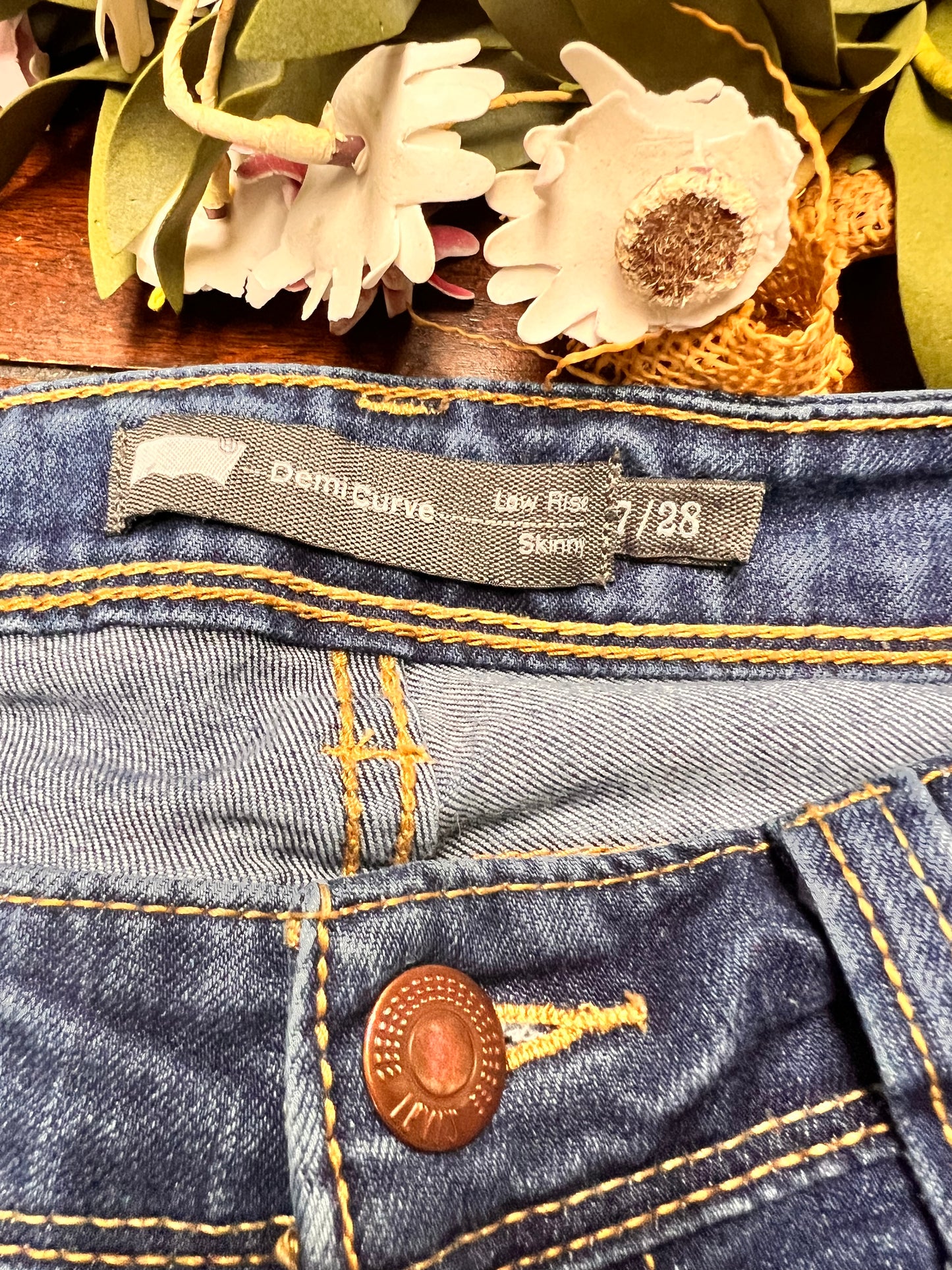 Levi Jeans 7/28
