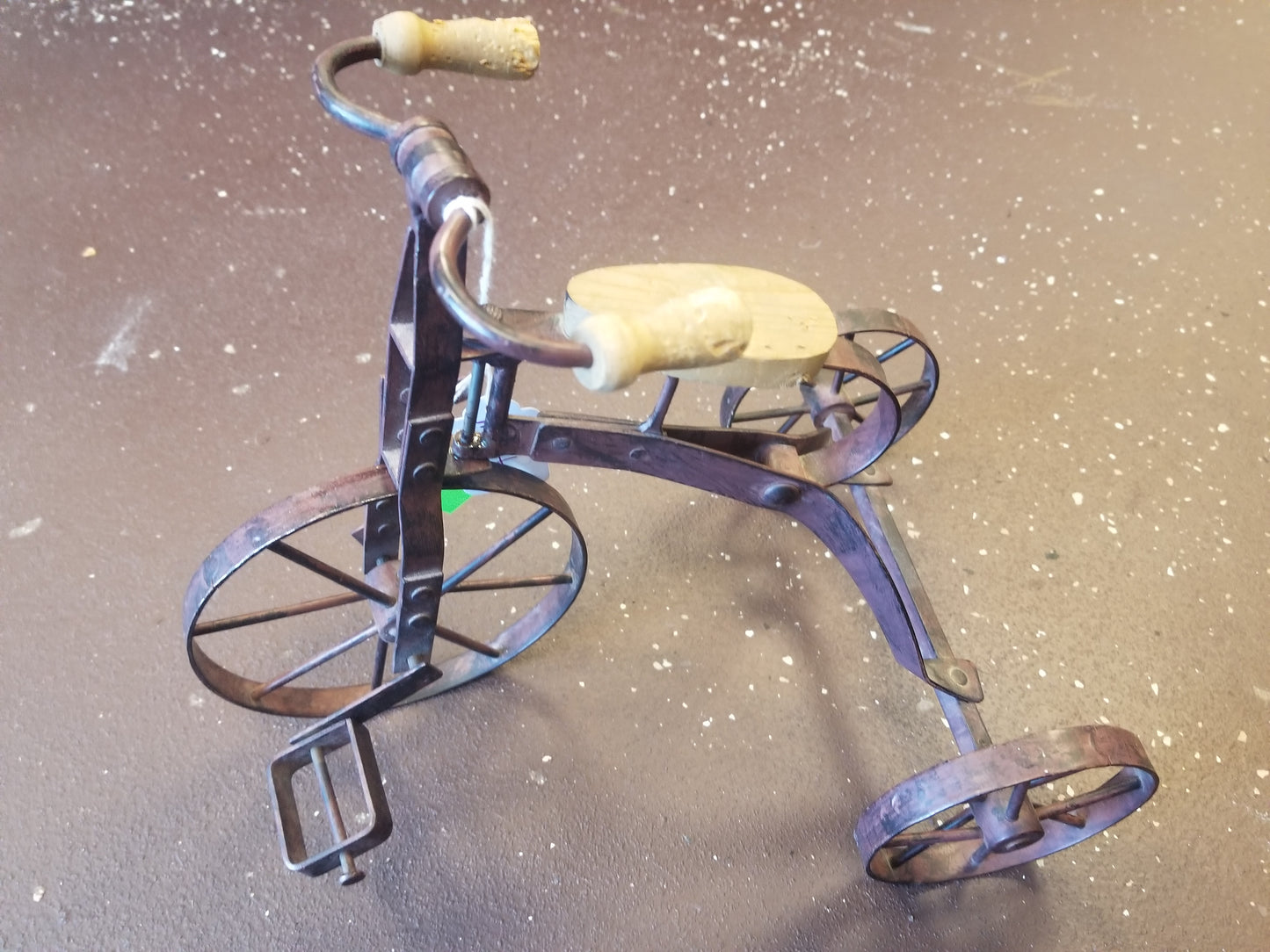 Metal vintage tric