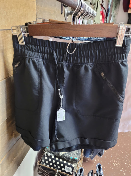 Black shorts Med