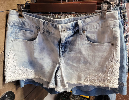 Blue shorts 7/8