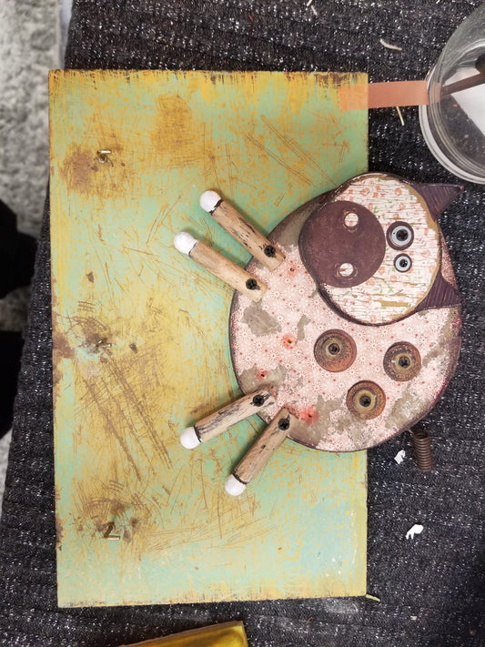 Wood Pig key wallmount
