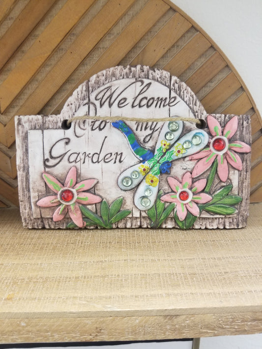 Welcome sign garden